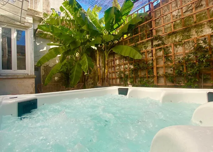Maison De Maitre L Oustal Des Halles Avec Salle De Cinema, Billard & Jacuzzi
